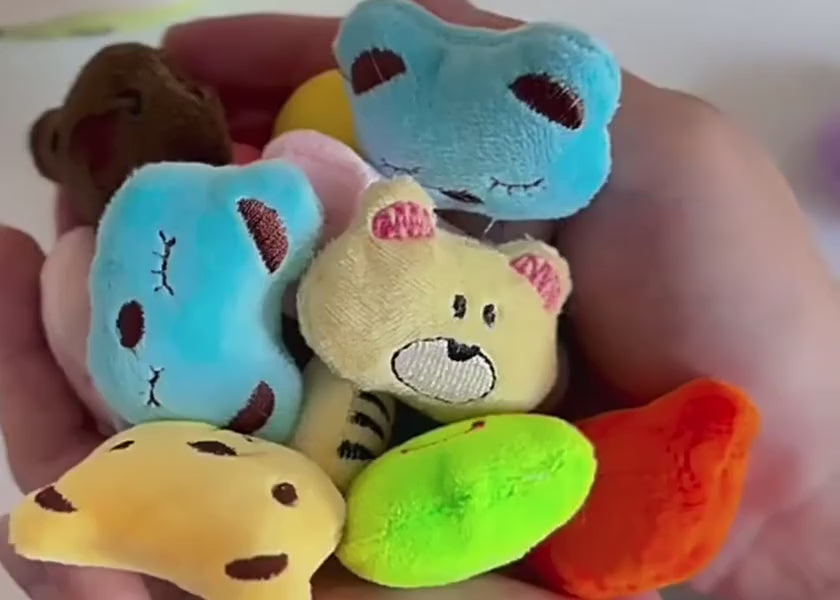 Mini Claw Machine - Rabbit or Dinosaur — product demonstration